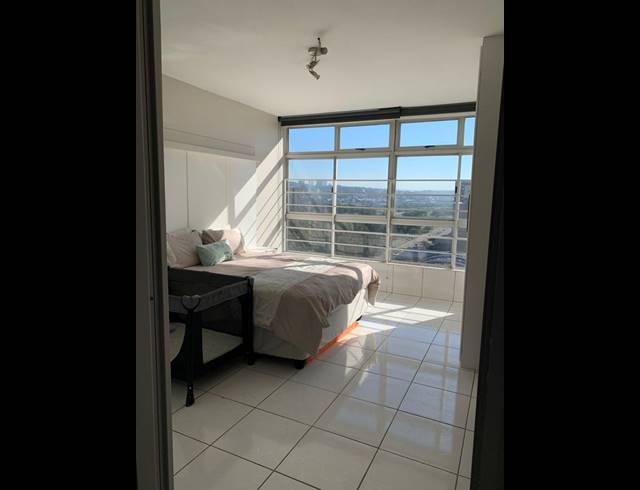 1 BEDROOM PROPERTY TO RENT IN NORTH BEACH